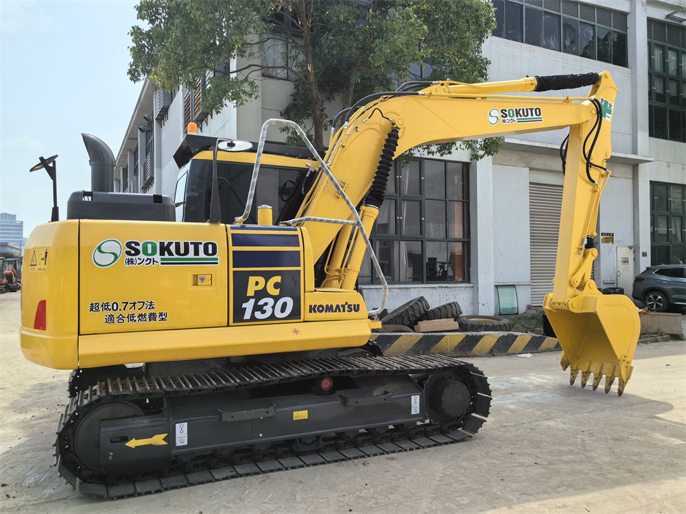 KOMATSU PC130